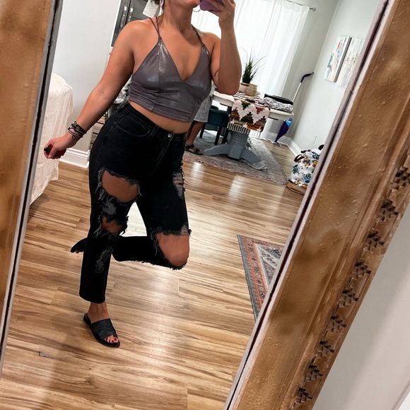 Distressed mom jeans - Picture 10 of 12